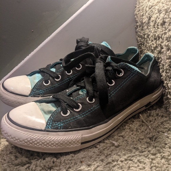 Shoes - Converse shoes - Women's US size 9